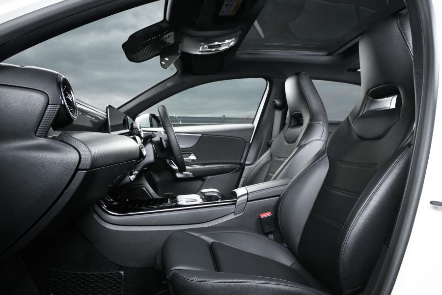 Интерьер Mercedes-Benz A200 (W177) 2018 года  (AU) (фото 15 из 40)